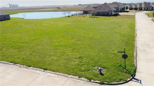 2575 Bellevue Lakes Dr, Paulina, LA, 70763-2384 | Card Image