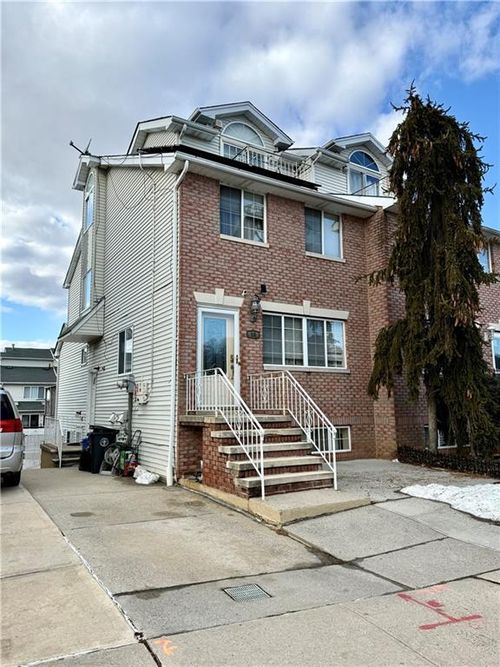 16 Shale St, Staten Island, NY, 10314-6233 | Card Image