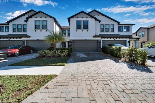 4564 Almada Ln, WESLEY CHAPEL, FL, 33543-6641 | Card Image