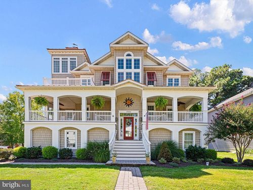 37454 3rd St, REHOBOTH BEACH, DE, 19971-3625 | Card Image