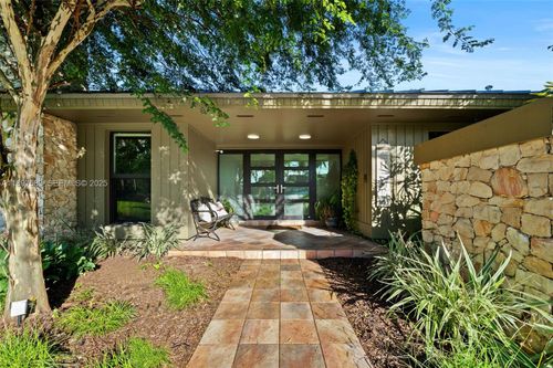 15625 Sw 73rd Ct, Palmetto Bay, FL, 33157-2402 | Card Image