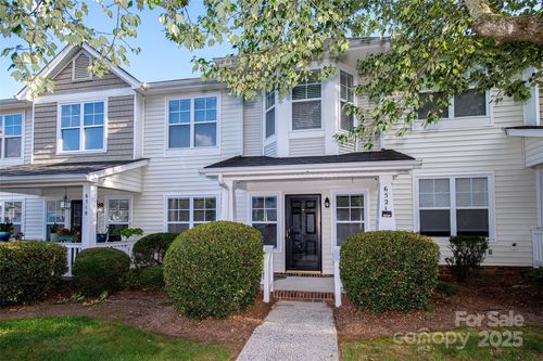 6521 Point Comfort Ln, Charlotte, NC, 28226-3941 | Card Image
