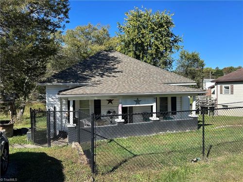 280 Burke Rd, Mount Airy, NC, 27030-7992 | Card Image