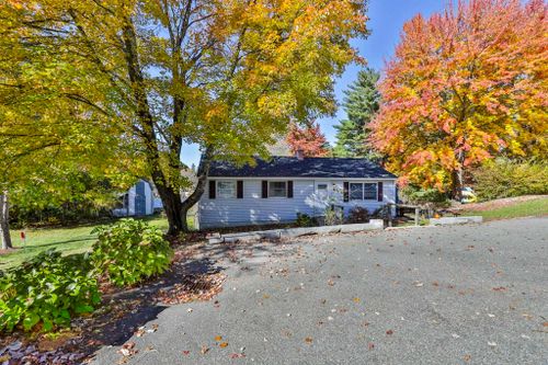 10 Pilgrim Avenue, Merrimack, NH, 03054 | Card Image