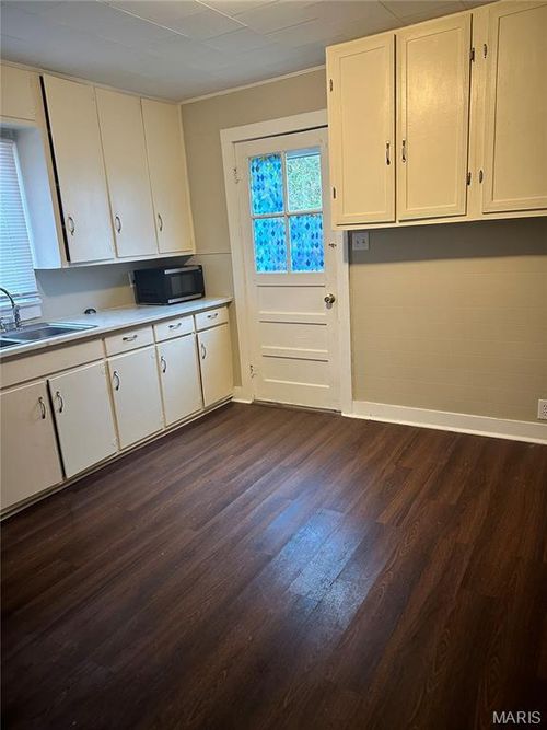 315 Virginia St, Sikeston, MO, 63801-5809 | Card Image