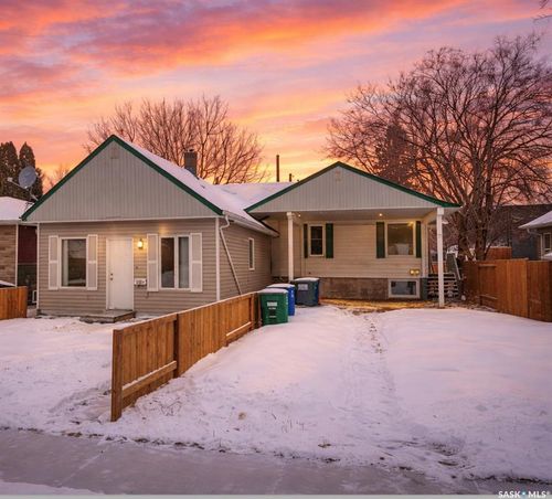 808 &amp; 810 31st Street W, Saskatoon, SK, S7L0R8 | Card Image