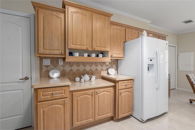 8424 Regal Way, House other with 3 bedrooms, 2 bathrooms and null parking in PALMETTO FL | Image 4