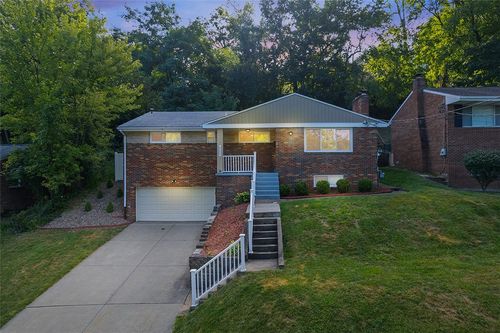 117 Susan Dr, Pittsburgh, PA, 15220-3109 | Card Image