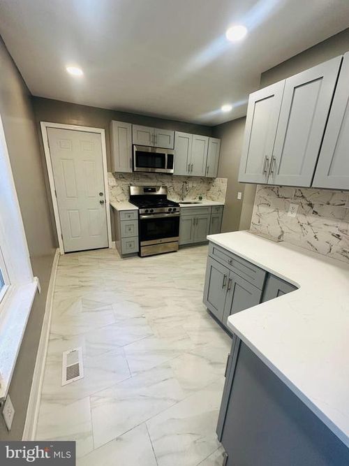 2240 N 18th St, PHILADELPHIA, PA, 19132-4313 | Card Image