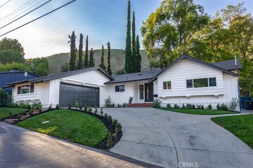 4793 Excelente Dr, Woodland Hills, CA, 91364-4008 | Card Image