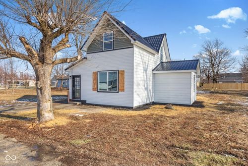 217 4th St, Tipton, IN, 46072-1817 | Card Image