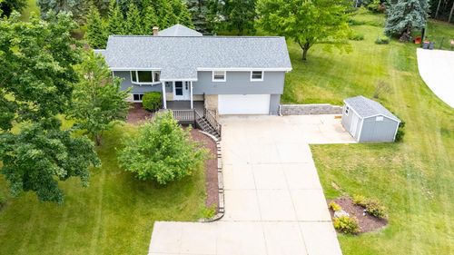 4003 Margolis Drive, West Bend, WI, 53095 | Card Image