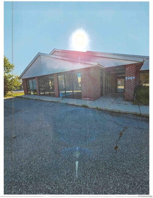 8389 Silver Lake Rd, Linden, MI, 48451-9776 | Card Image