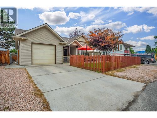 778 Copeland Pl, Kelowna, BC, V1Y8P9 | Card Image