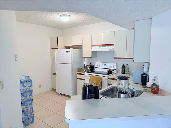 APT-304 - 9033 Wiles Rd, Condo with 2 bedrooms, 2 bathrooms and null parking in Coral Springs FL | Image 8