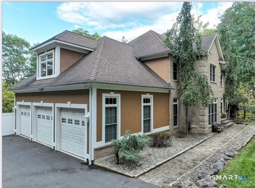 4 Southdown Dr, Bristol, CT, 06010-8947 | Card Image