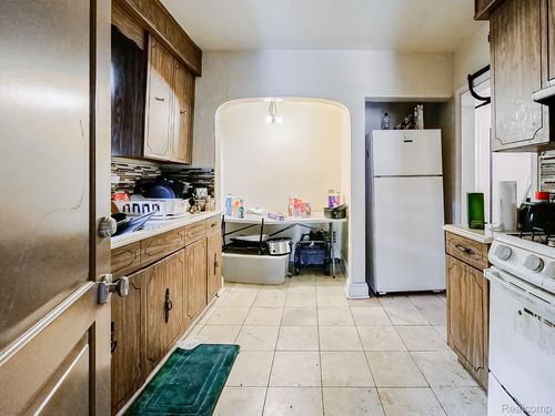 13680 Castleton St, Detroit, MI, 48227-3036 | Card Image