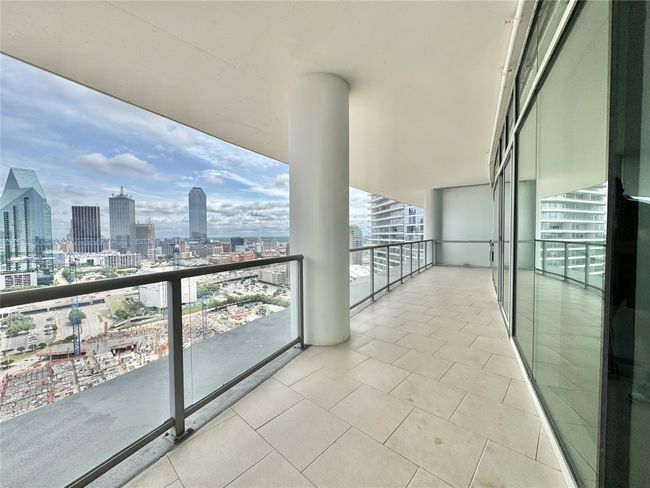 Balcony with a skyline view | Image 15