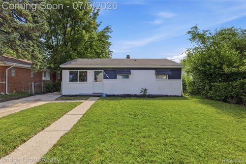 21740 Wellington Ave, Warren, MI, 48089-2825 | Card Image