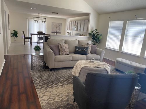 5534 Mandarin Way, Dallas, TX, 75249-2208 | Card Image