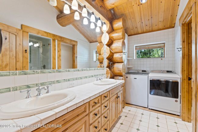 5725 Caddis Fly Dr, House other with 3 bedrooms, 4 bathrooms and null parking in Wilson WY | Image 14