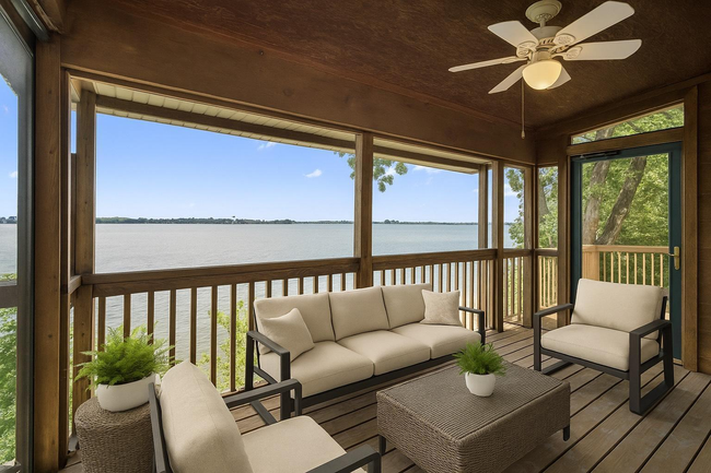 Porch virtual staged | Image 53