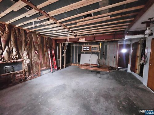 241 Crooks Ave, Clifton, NJ, 07011-1696 | Card Image