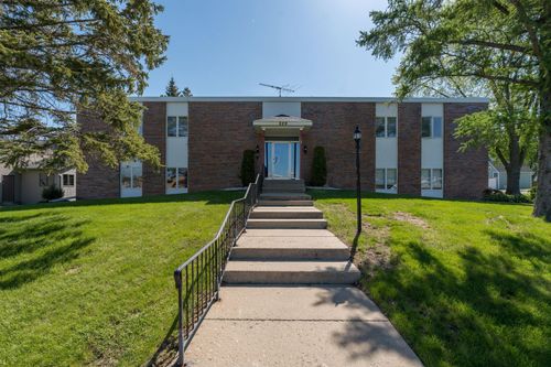 2-529 Spring St, Kenyon, MN, 55946-1242 | Card Image