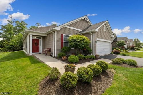 87 Schindler Ct, SOMERSET, NJ, 08873-6201 | Card Image
