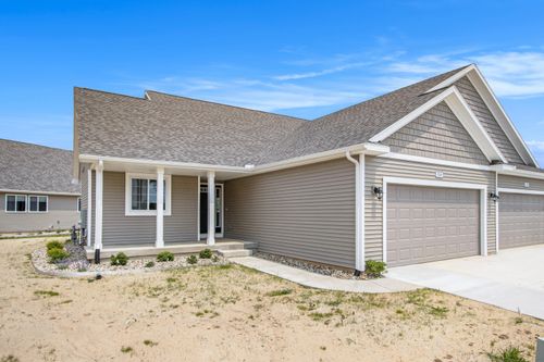 558 Mckinley Ct, Three Rivers, MI, 49093-2388 | Card Image