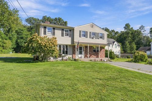 3320 County St, Somerset, MA, 02726-4123 | Card Image