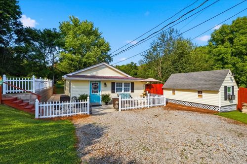 8175 Cedar Grove Rd, Cross Plains, TN, 37049-5104 | Card Image