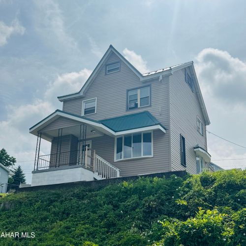 5017 Highland Park Ave, Altoona, PA, 16602-1426 | Card Image