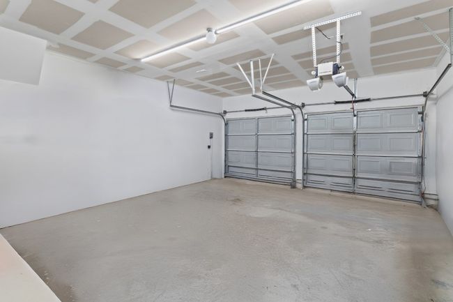 2 Car Garage | Image 8