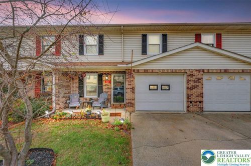 522 Lehigh Gap St, Walnutport, PA, 18088-1363 | Card Image