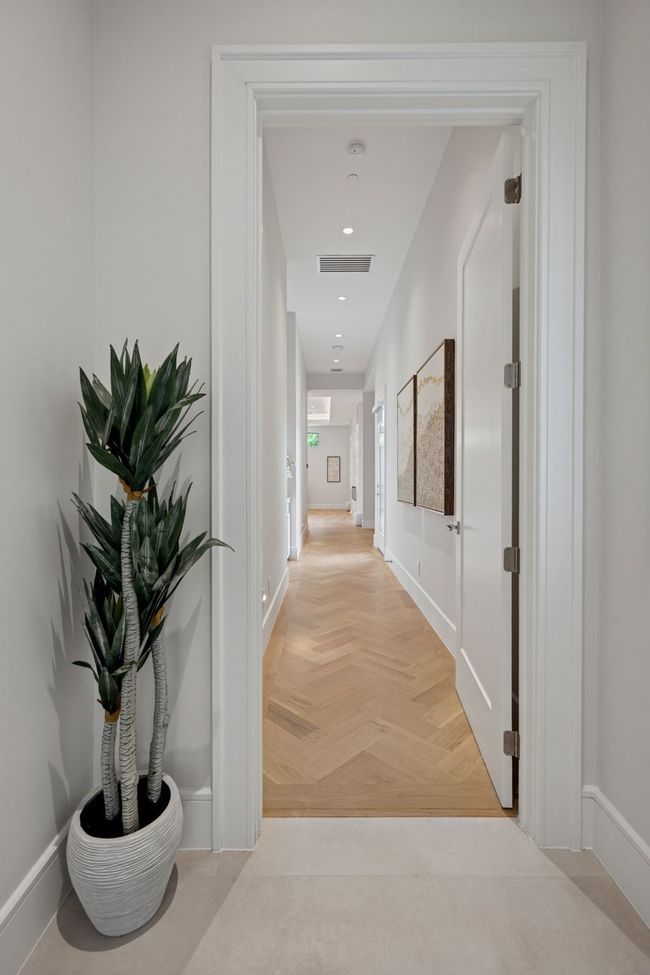 Entrance to Primary Bedroom | Image 14