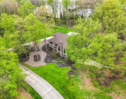 7548 Braewood Dr, Independence, OH, 44131-5553 | Card Image