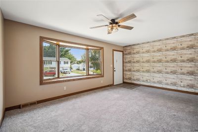 1632 South View Drive Nw, House other with 3 bedrooms, 2 bathrooms and null parking in Cedar Rapids IA | Image 3