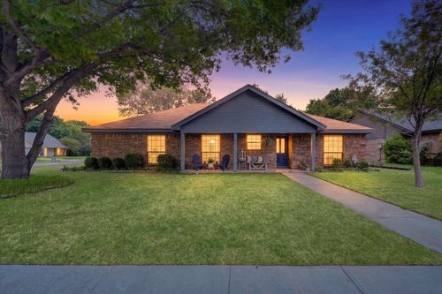 300 Cindy Ct, Keller, TX, 76248-2318 | Card Image