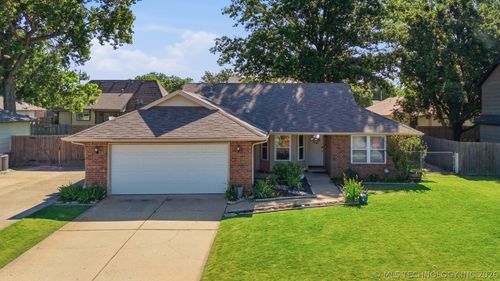 8249 N 127th East Ave, Owasso, OK, 74055-6246 | Card Image