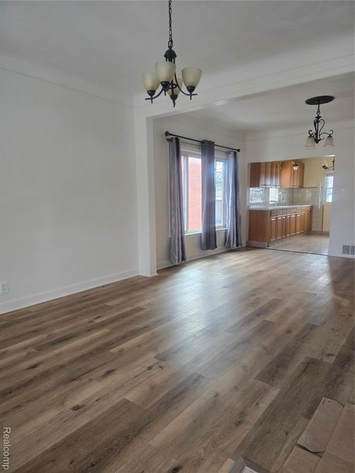 5263 Bingham St, Dearborn, MI, 48126-3303 | Card Image