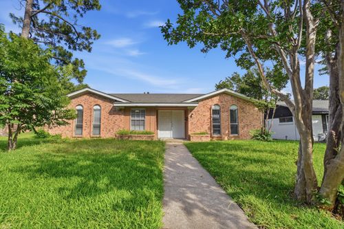 2324 Lovell Dr, Mesquite, TX, 75150-4017 | Card Image