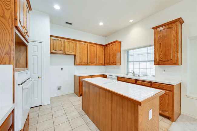 1010 Becker Dr, House other with 3 bedrooms, 2 bathrooms and null parking in Euless TX | Image 12