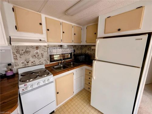 15 Fountain View Blvd, NORTH FORT MYERS, FL, 33903-7322 | Card Image