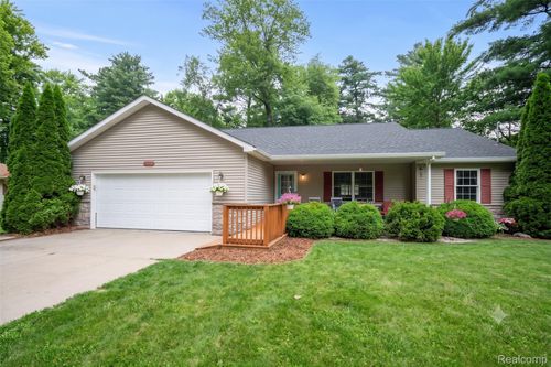 5075 Tacora Trl, Bridgeport, MI, 48722-9527 | Card Image