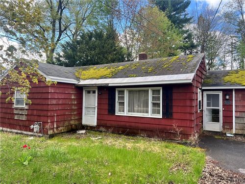 7723 Maple Rd, Baldwinsville, NY, 13027-8105 | Card Image