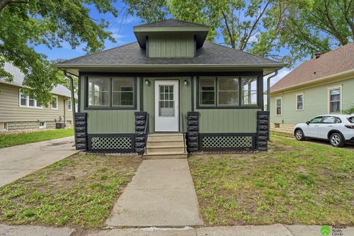 2284 Sheldon St, Lincoln, NE, 68503-1650 | Card Image