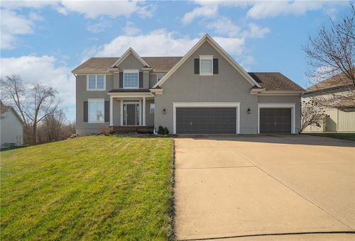 927 Hedge Apple Pl, Raymore, MO, 64083-8290 | Card Image