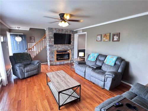 2769 Poplar Springs Rd, State Road, NC, 28676-9316 | Card Image