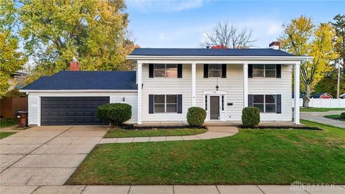 640 Hillcrest Dr, Fairborn, OH, 45324-5832 | Card Image